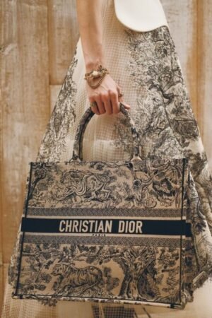 DIOR_TOTE TIGER PRINT PREMIUM QUALITY WITH BOX